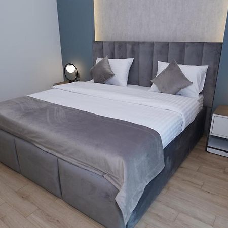 B&M Hotel Jerevan Eksteriør billede